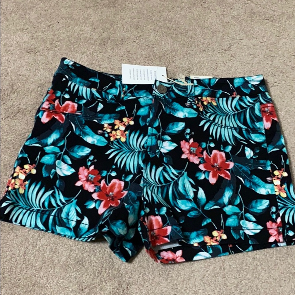 Tropical shorts